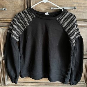 Black casual sweatshirt